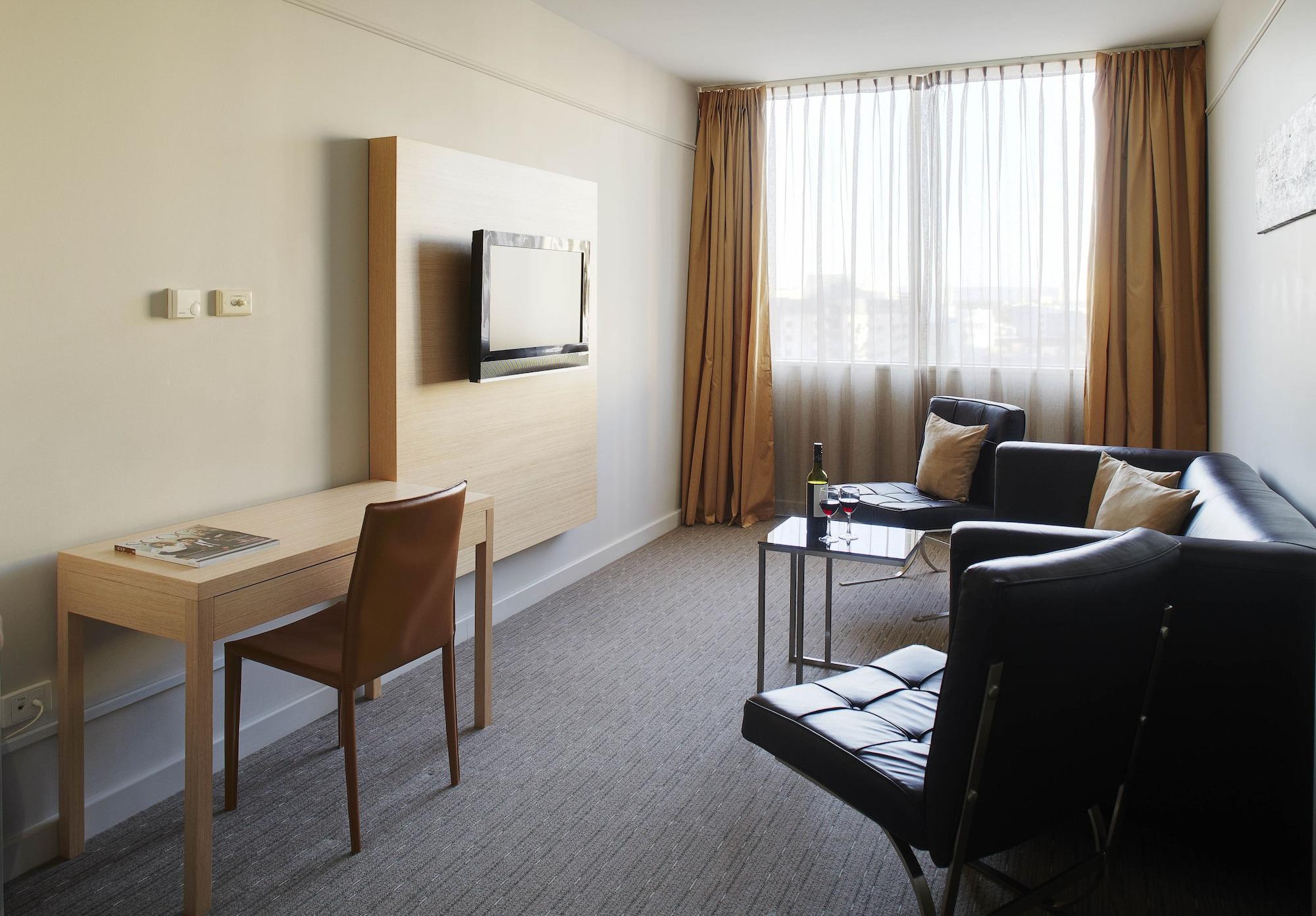 Quality Hotel Ambassador Perth Exterior photo
