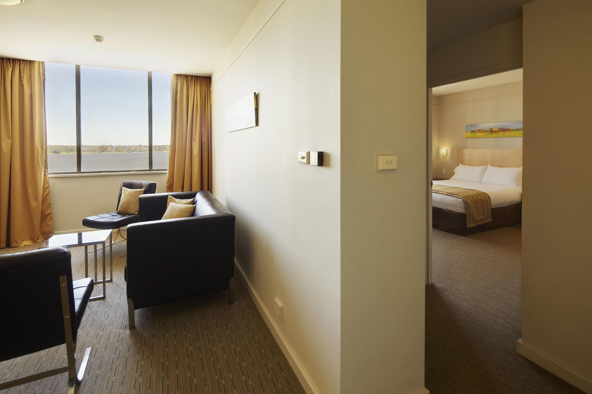 Quality Hotel Ambassador Perth Exterior photo
