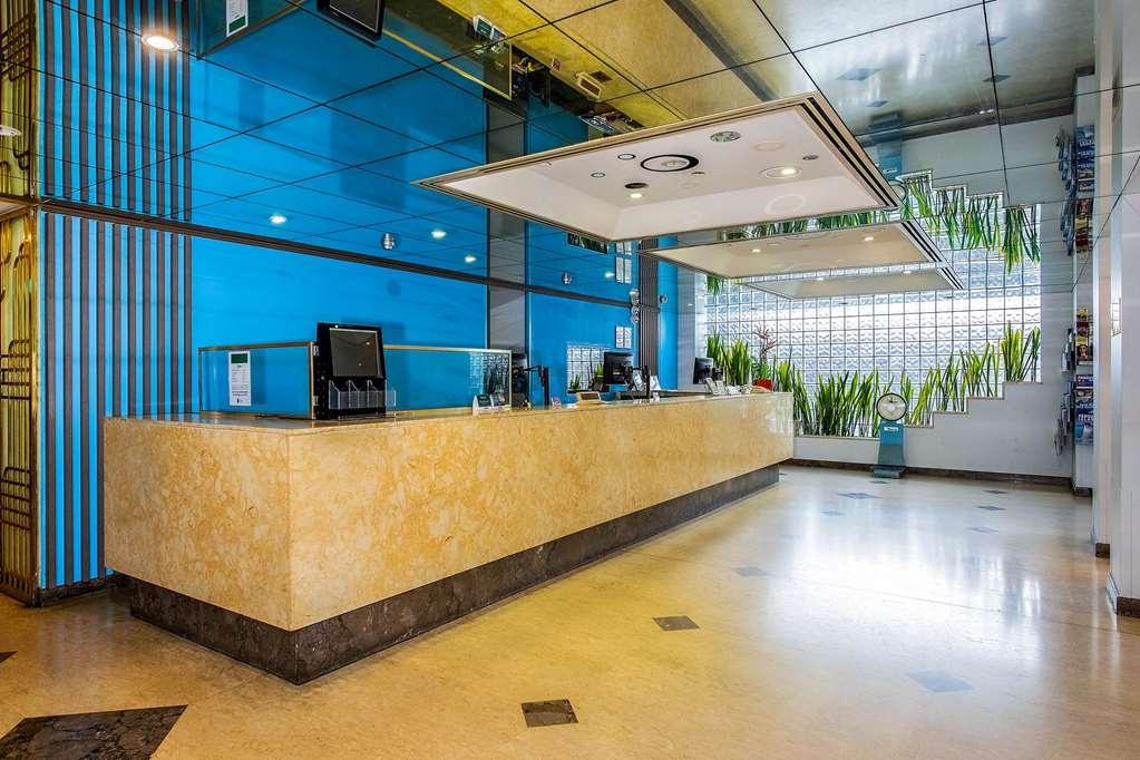 Quality Hotel Ambassador Perth Interior photo