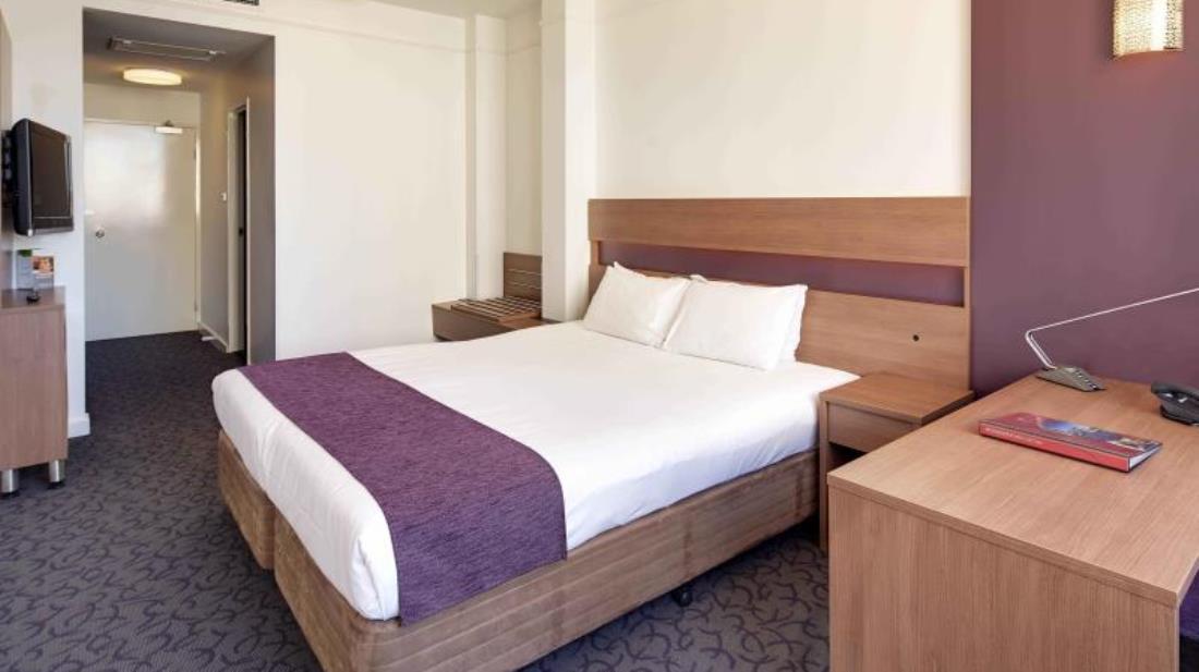 Quality Hotel Ambassador Perth Exterior photo