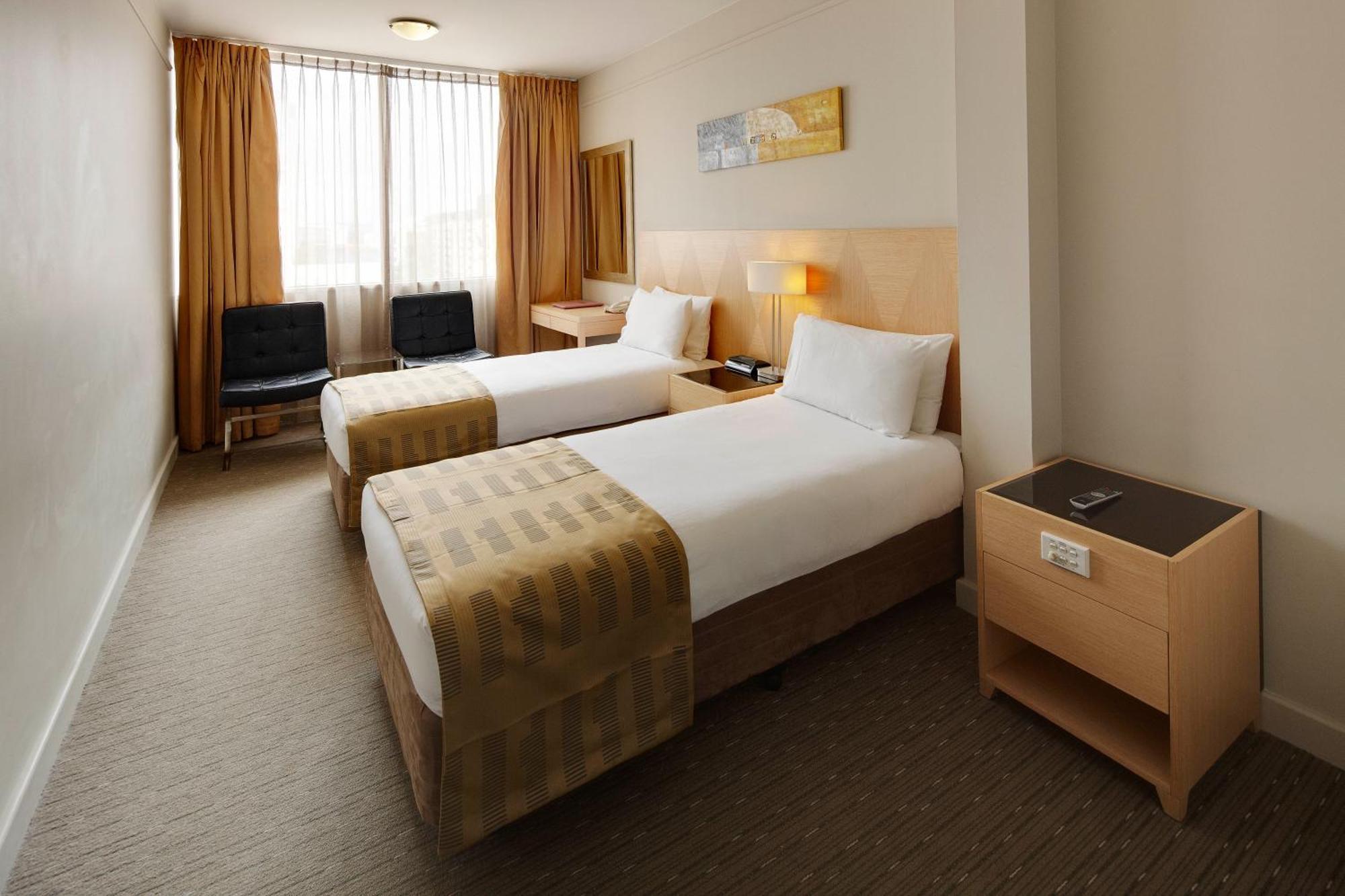 Quality Hotel Ambassador Perth Exterior photo
