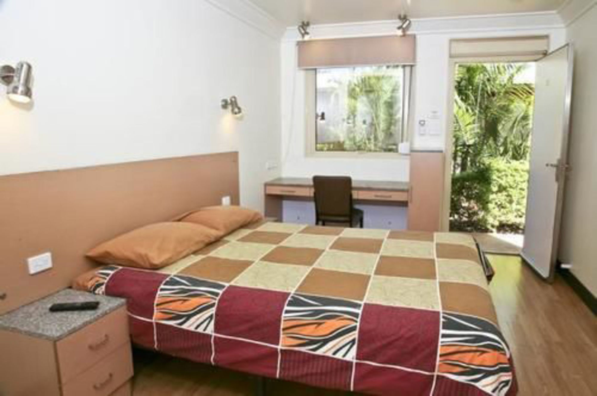 Quality Hotel Ambassador Perth Room photo
