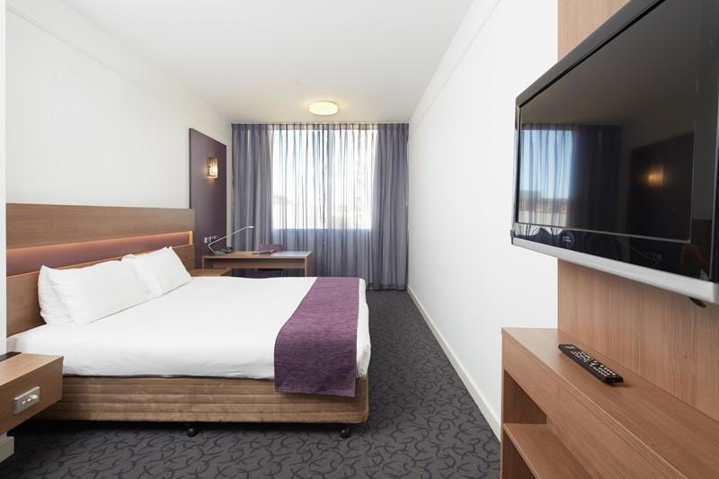 Quality Hotel Ambassador Perth Exterior photo
