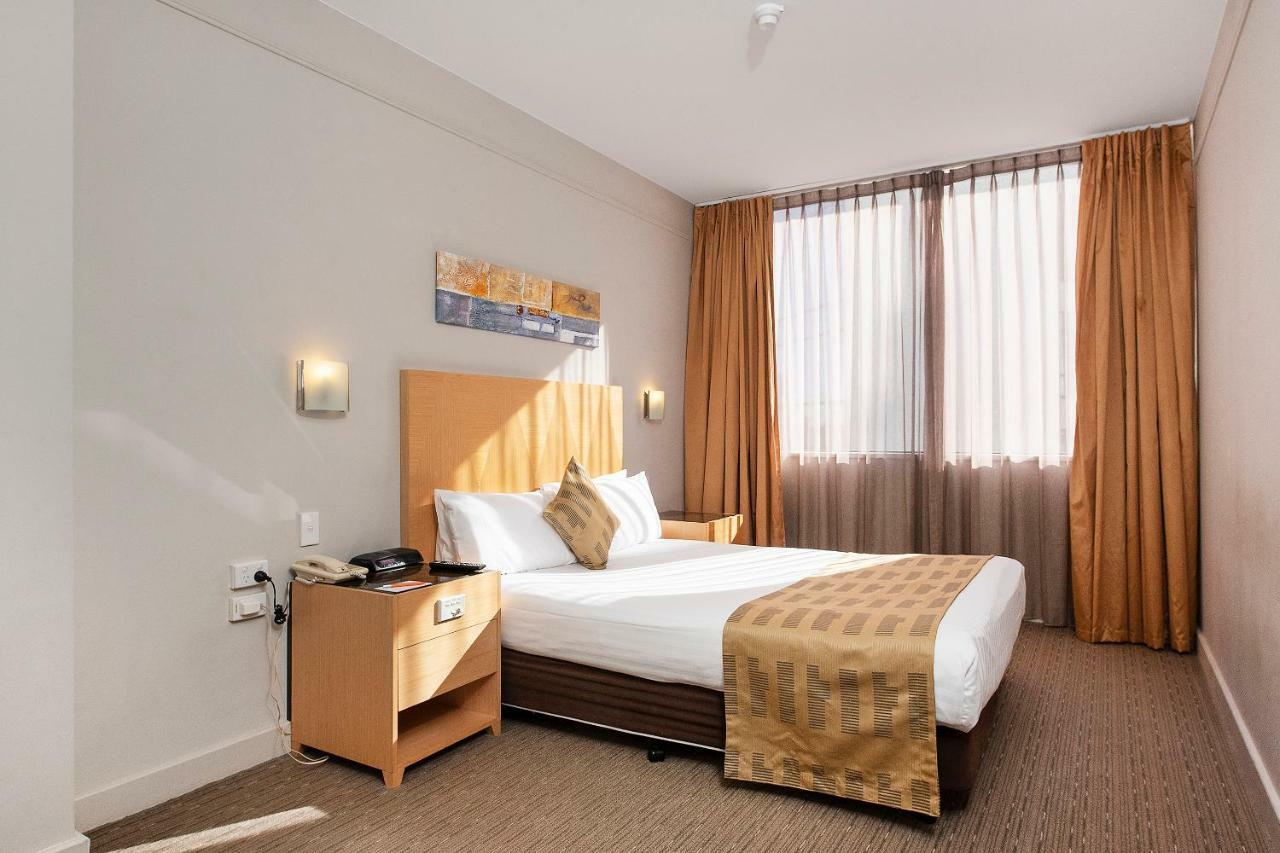 Quality Hotel Ambassador Perth Exterior photo