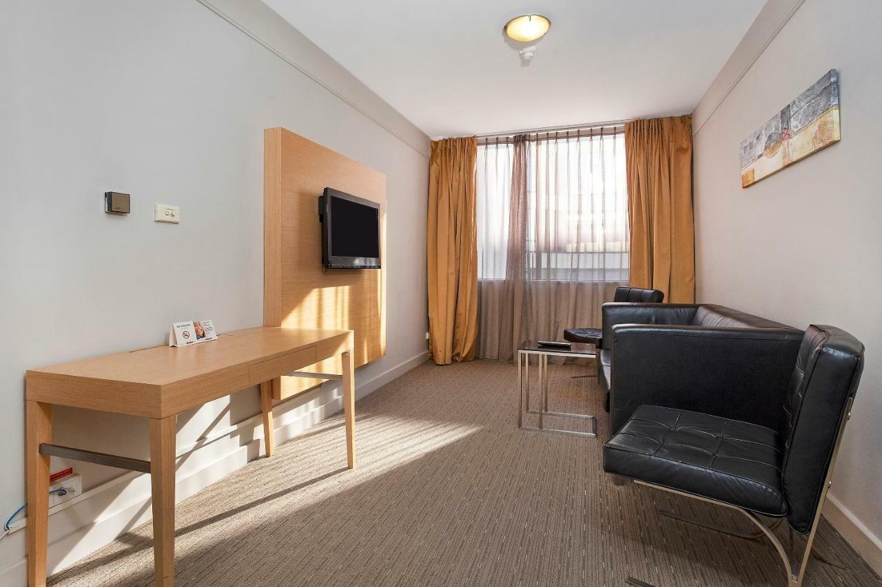 Quality Hotel Ambassador Perth Exterior photo